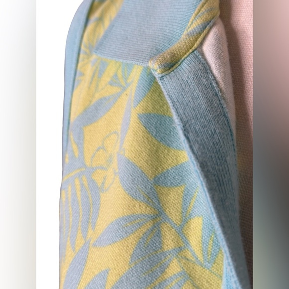 🩵💚Fun Tommy Hilfiger Summer Tank!💚🩵 - Picture 10 of 11